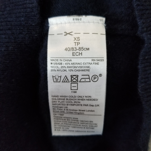 XS Banana Republic Sweater - Picture 7 of 12